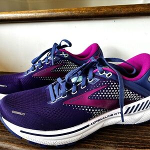 Brooks Women's Navy and Magenta Athletic Shoes